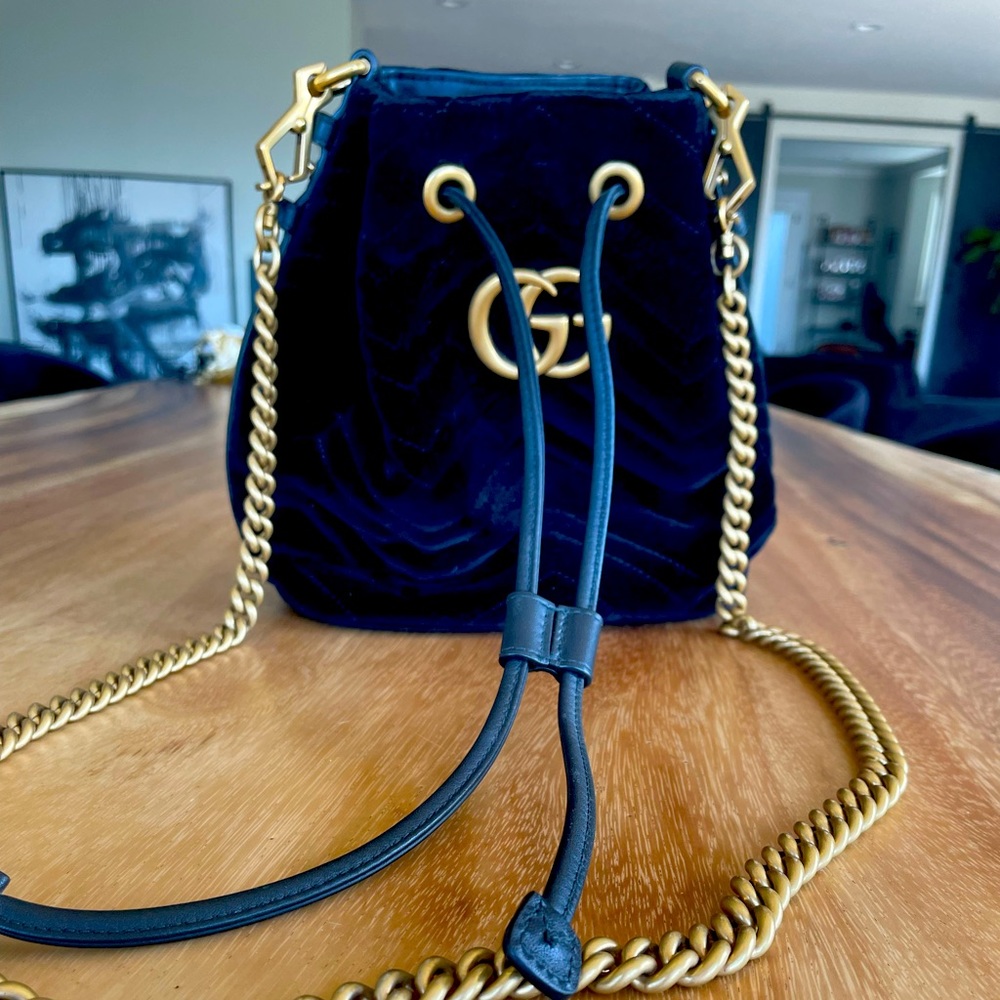 Gucci Velvet Matelasse GG Marmont Bucket Bag Black medium/large size